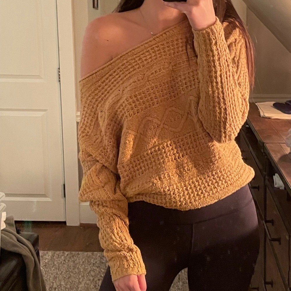 Abercrombie Mustard Knit Scoopneck Sweater (size S)